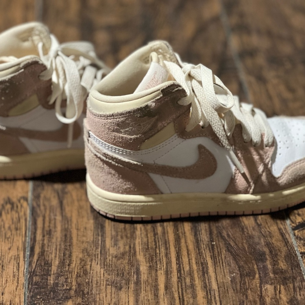 Kids Sneakers in Cream and White